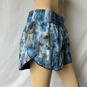 LULULEMON Blue Patterned Women's Shorts
